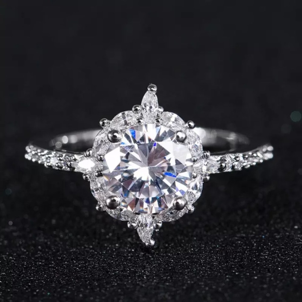 NEW!๐๐SPARKLING! CZ RING!๐๐7 ROUND! BRILLIANT! - Picture 6 of 8